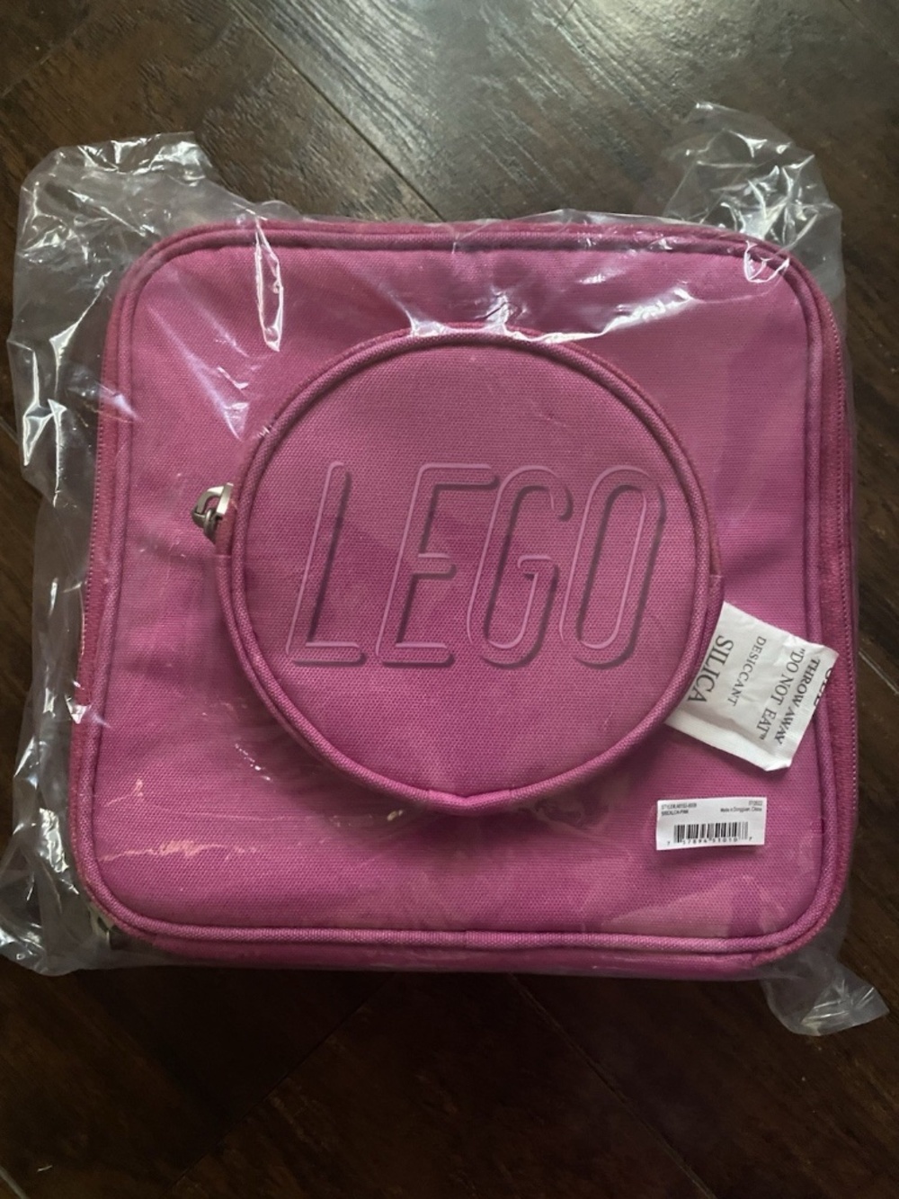 LEGO Lunch Bag, Durable & Insulated, with Mesh Pouch and Zip Compartment UNUSED.